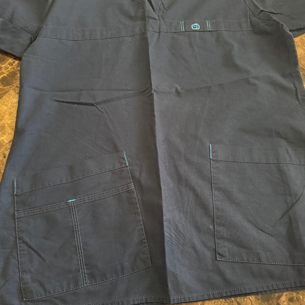 Scrub top